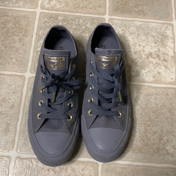 Converse shoes - Picture 1 of 6